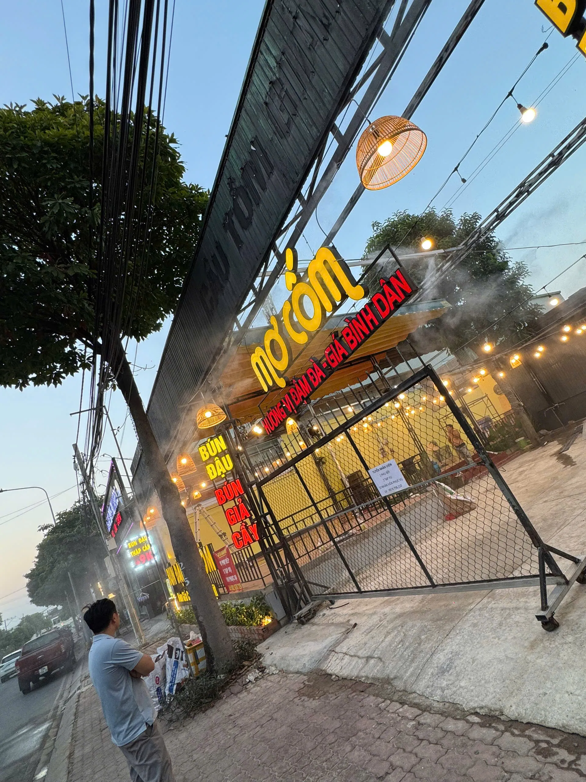 Dự Án Lắp Đặt Hệ Thống Phun Sương Cao Áp Cho Quán Bún Đậu Mắm Tôm Tại Bình Dương 5 z7694035288210_c1c6133699656c1b5af7964b74dfde4b