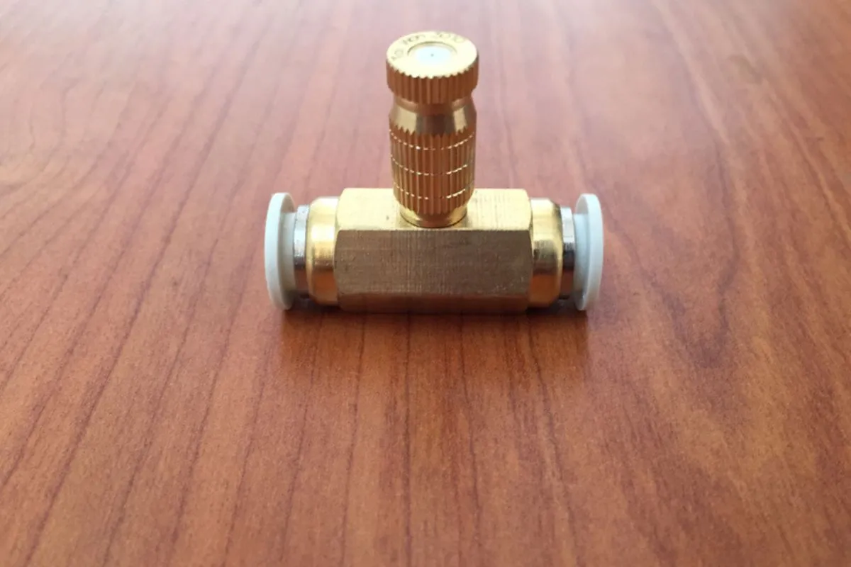 Béc Phun Sương Đồng, Inox Hay Nhựa: Loại Nào Bền Và Hiệu Quả Hơn? 2 Chọn loại béc nào cho từng mục đích sử dụng