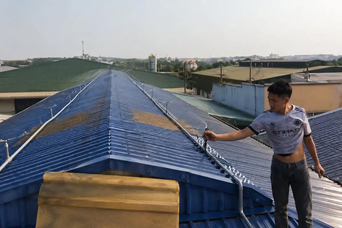 Lắp Phun Sương Làm Mát Mái Tôn Nhà Xưởng: 5 Bước Tiết Kiệm Chi Phí 2 Quy Trình Lắp Đặt Hệ Thống Phun Sương Mái Tôn 5 Bước