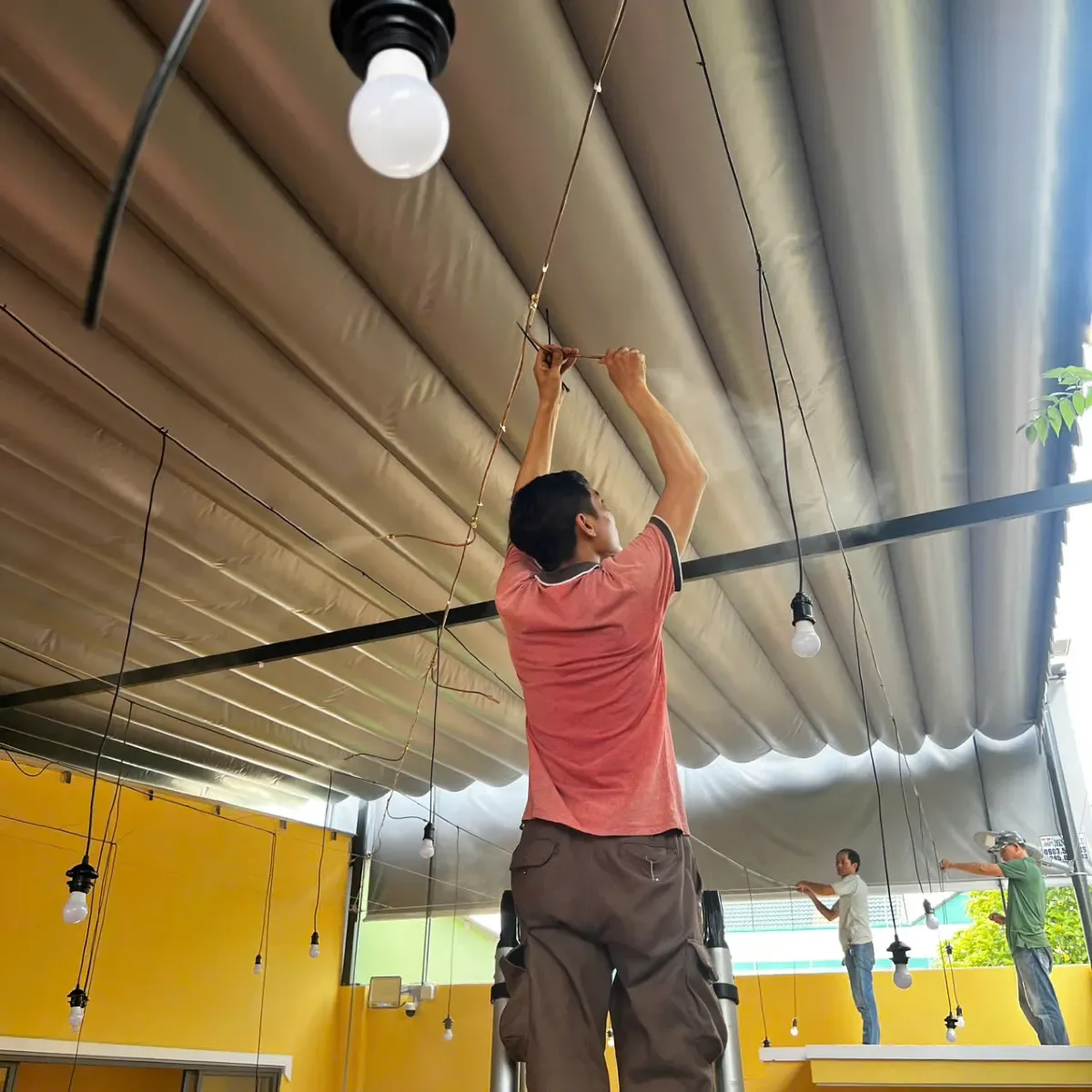 Áp Suất Máy Bơm Phun Sương Bao Nhiêu Bar Là Đủ? 3 Mức Theo Ứng Dụng 1 ap-suat-may-bom-phun-suong-featured