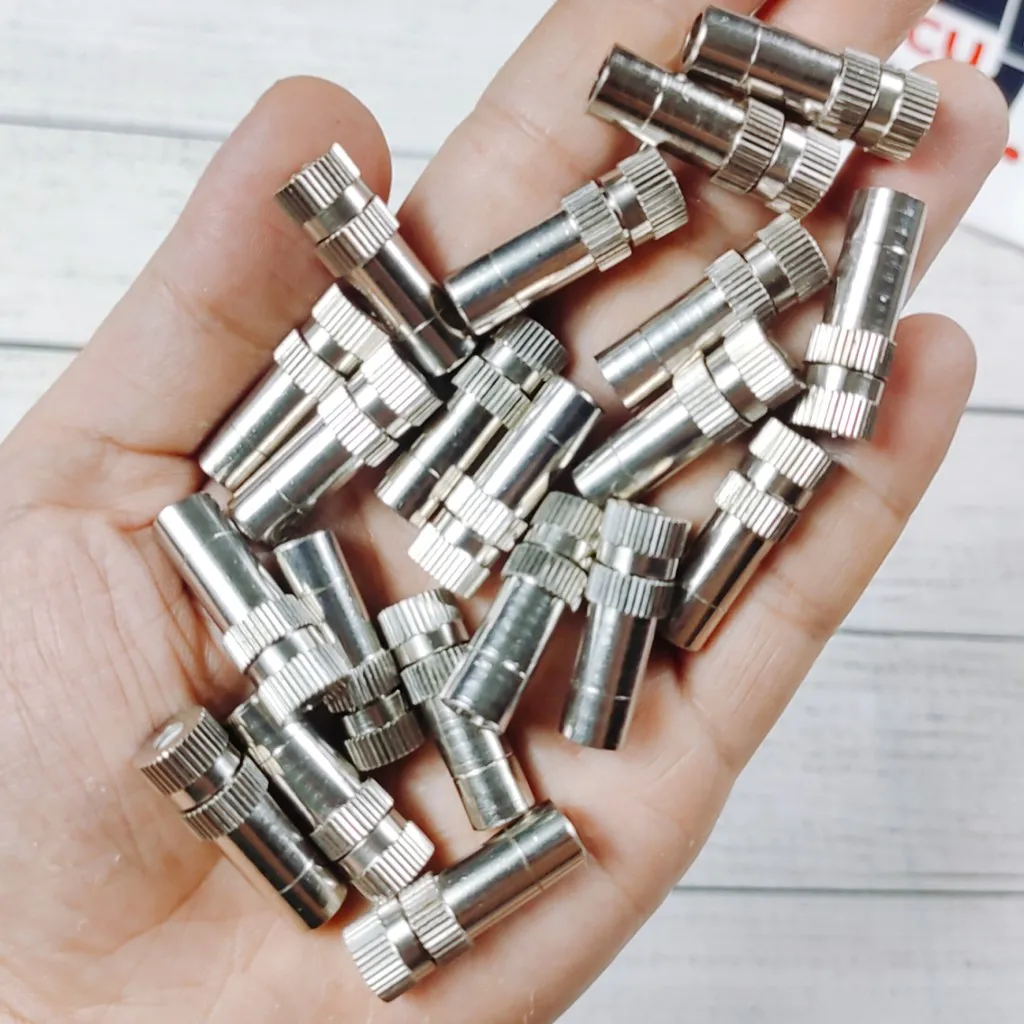 Béc phun sương là gì và tại sao giá chênh nhau nhiều thế? 1 bec-inox