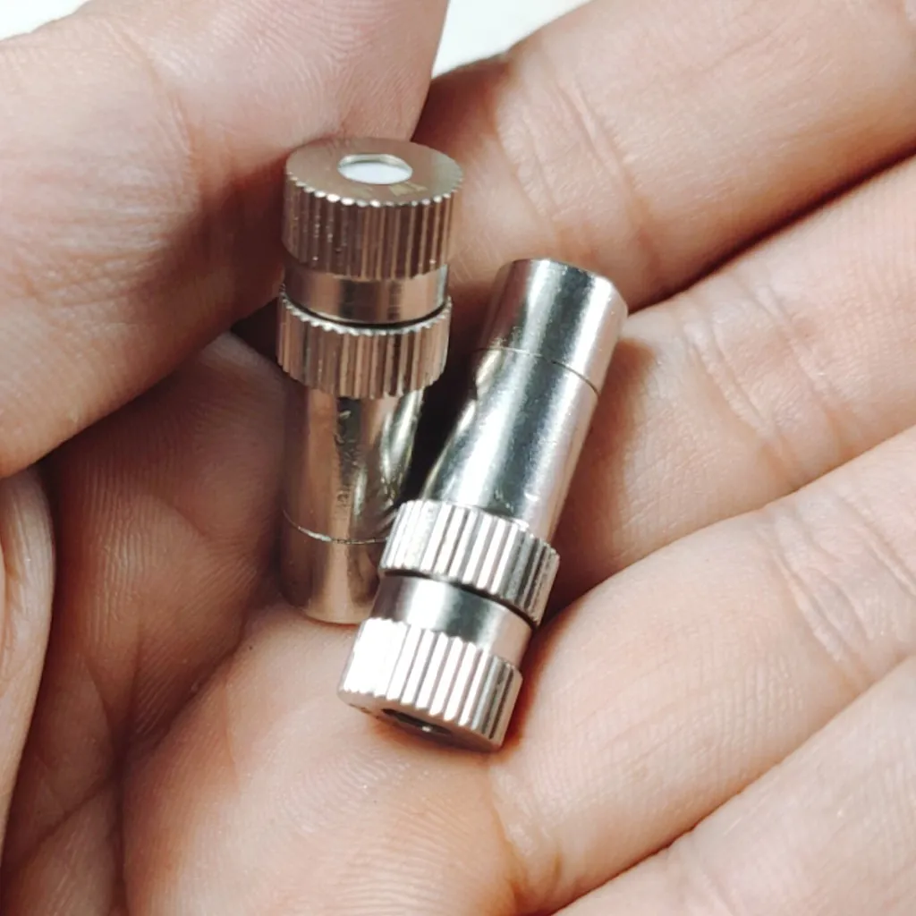 Béc Phun Sương Đồng, Inox Hay Nhựa: Loại Nào Bền Và Hiệu Quả Hơn? 1 dd2a4891672ea2cb040304064fe4703a