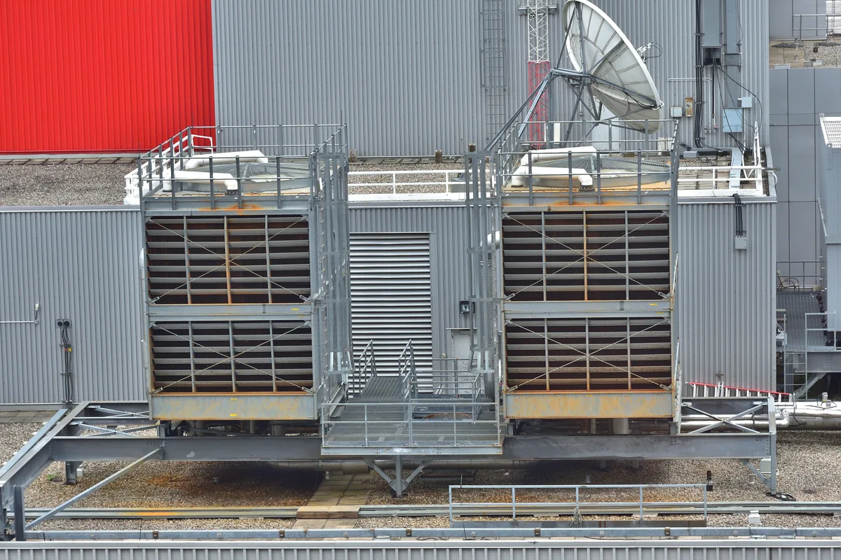 Phun Sương Làm Mát: 4 Bước Bay Hơi Giảm Nhiệt 5–10°C 3 Phun sương làm mát nhà xưởng và ứng dụng công nghiệp